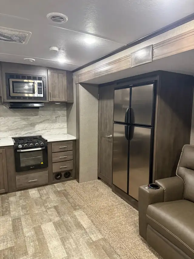 2020 Forest river travel trailer in Travel Trailers & Campers in Fort St. John - Image 6