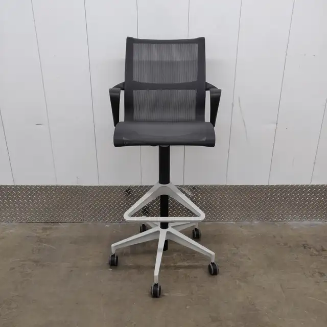 Herman Miller Setu Chair High Stool Work Seating All Mesh K8439 in Chairs & Recliners in City of Toronto - Image 4