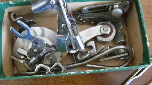 SINGER Sewing Machine Attachments, Set of 2 boxes,Vintage in Hobbies & Crafts in Kingston - Image 3