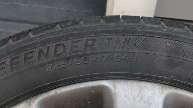 2015 Buick Verano OEM Alloy Wheel Set in Tires & Rims in Kawartha Lakes - Image 3