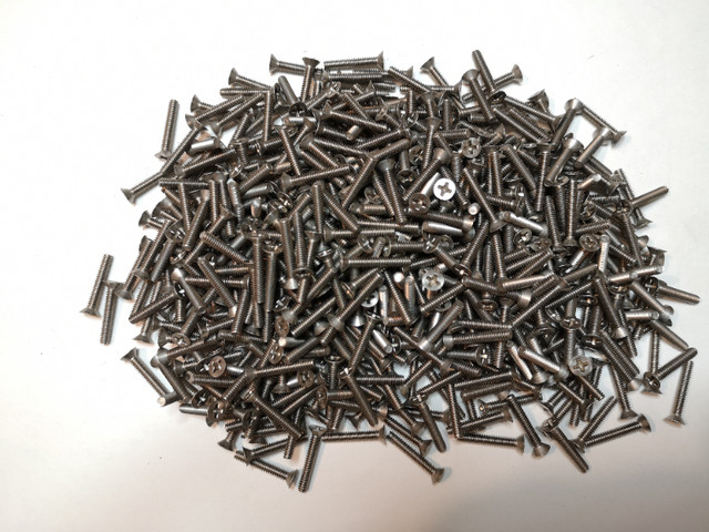 Qty 630 SS Phillips Flat Head Screws Counter Sunk 6-32, .875" in Other Business & Industrial in Ottawa