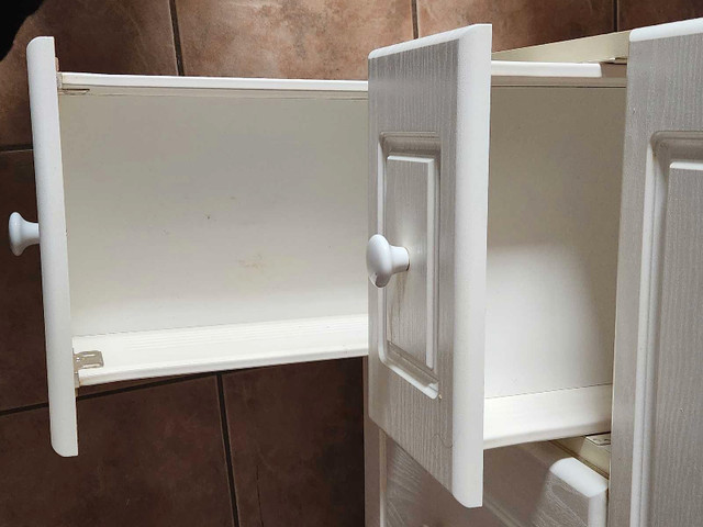 Bathroom vanity in Plumbing, Sinks, Toilets & Showers in North Bay - Image 4