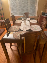 Dinning room set and 6 chairs