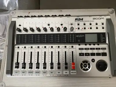 Zoom R24 recording suite with case, View more