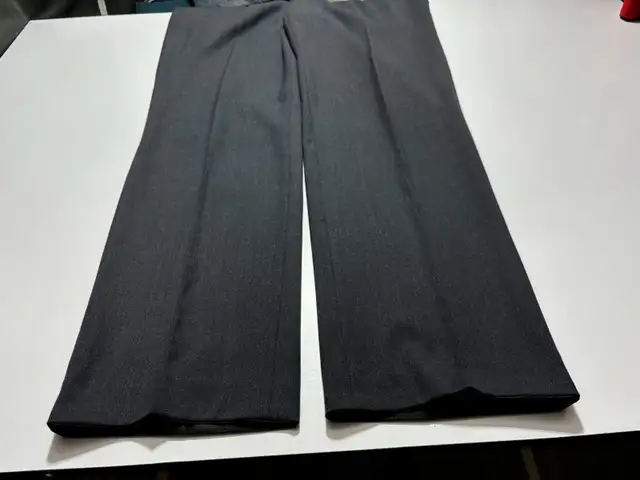 MEYER Dress Pants Wool Blend Stretch Expandible Waist Mens 34x32 in Men's in Calgary - Image 4