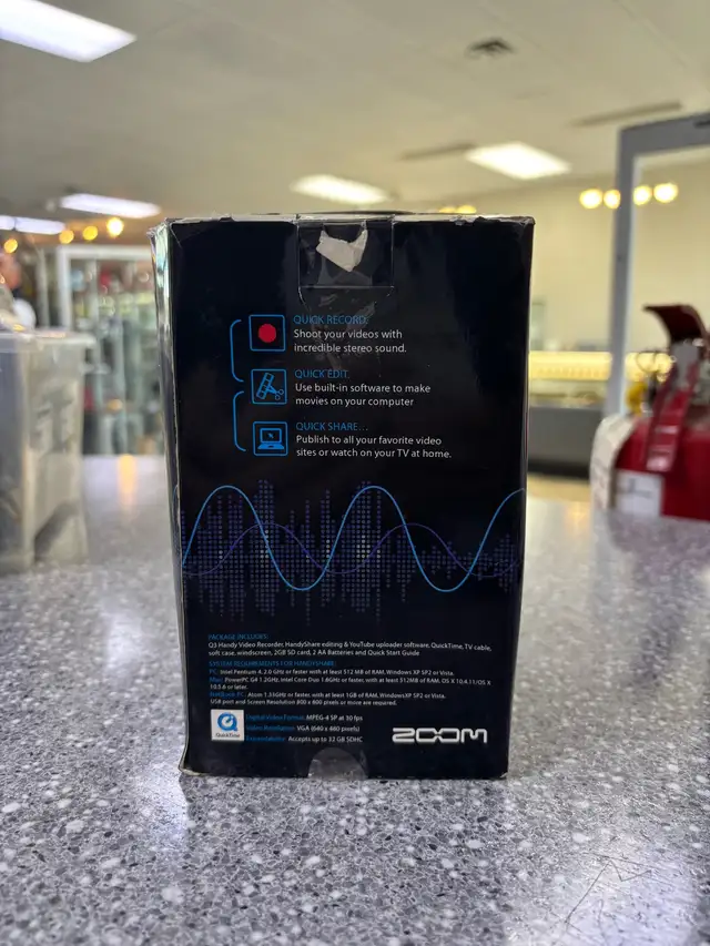 Zoom Q3 Handy Video Recorder in Pro Audio & Recording Equipment in Oshawa / Durham Region - Image 4