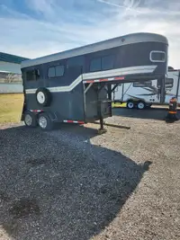 Gooseneck  horse trailer 