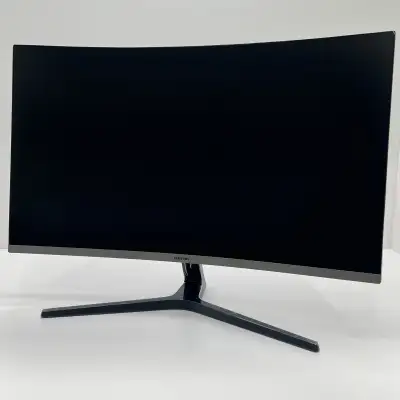 Écran Samsung incurvé 32″ – Comme neuve, View more