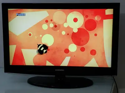 Samsung LN32C450 32" HDLCD TV, View more