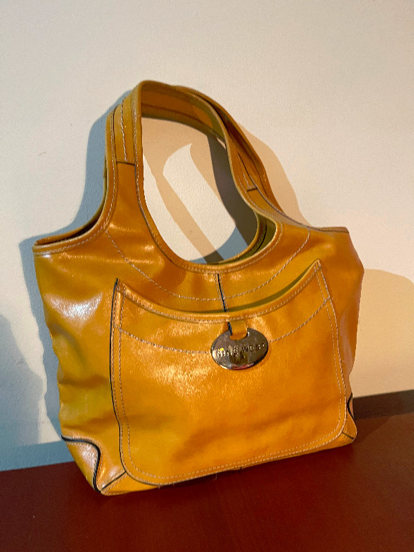 REDUCED!! Nine West Leather Soho Purse in Women's - Bags & Wallets in St. Catharines