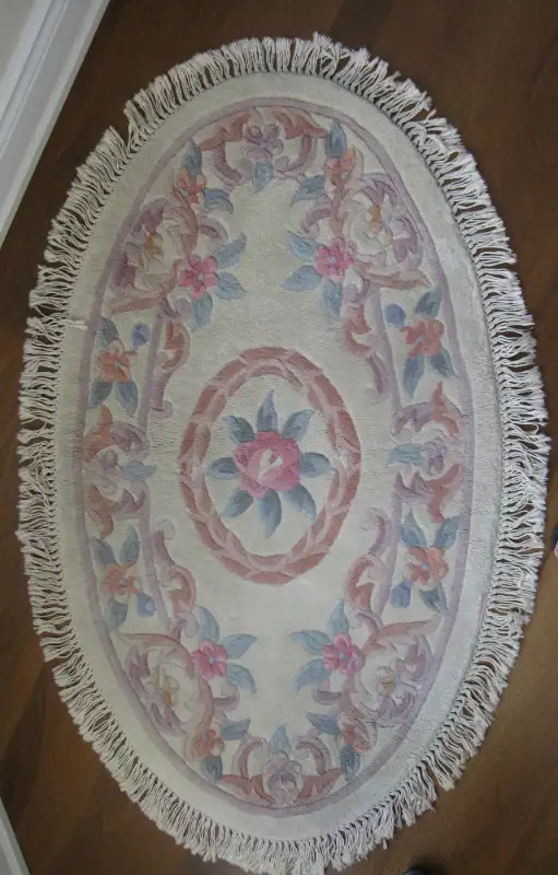 Oval shaped Wool Rug in Rugs, Carpets & Runners in Markham / York Region - Image 2