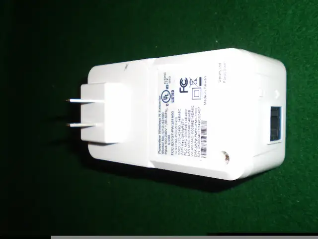 Networking WiFi Range Extenders - ARRIS D-Link Netgear in Networking in City of Toronto - Image 8