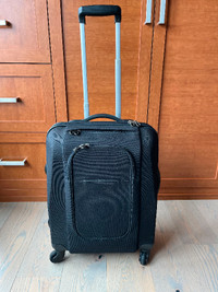 SAMSONITE 4-WHEEL Carry-On Luggage
