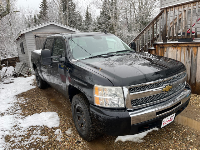 2011 chevrolet silverado 1500 in Cars & Trucks in Moncton - Image 2