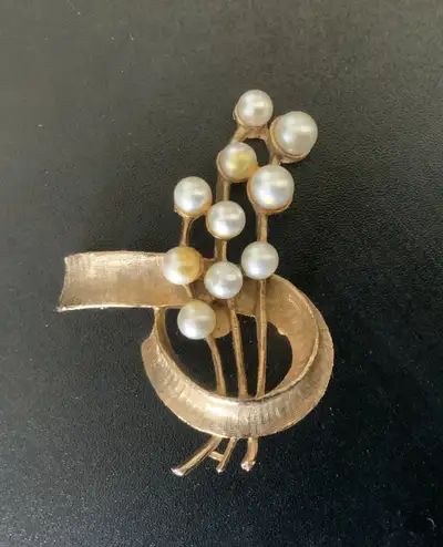 Vintage Ribbon Bow Gold Tone Brooch W/Faux Pearls, View more