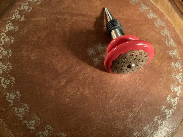 Vintage Ornate Ceramic &amp; Stainless Steel Wine  Stopper in Home Décor & Accents in Belleville - Image 3