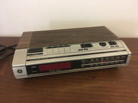 Vintage Classic Retro 80s 90s GE RADIO ALARM Clock Digital Wood