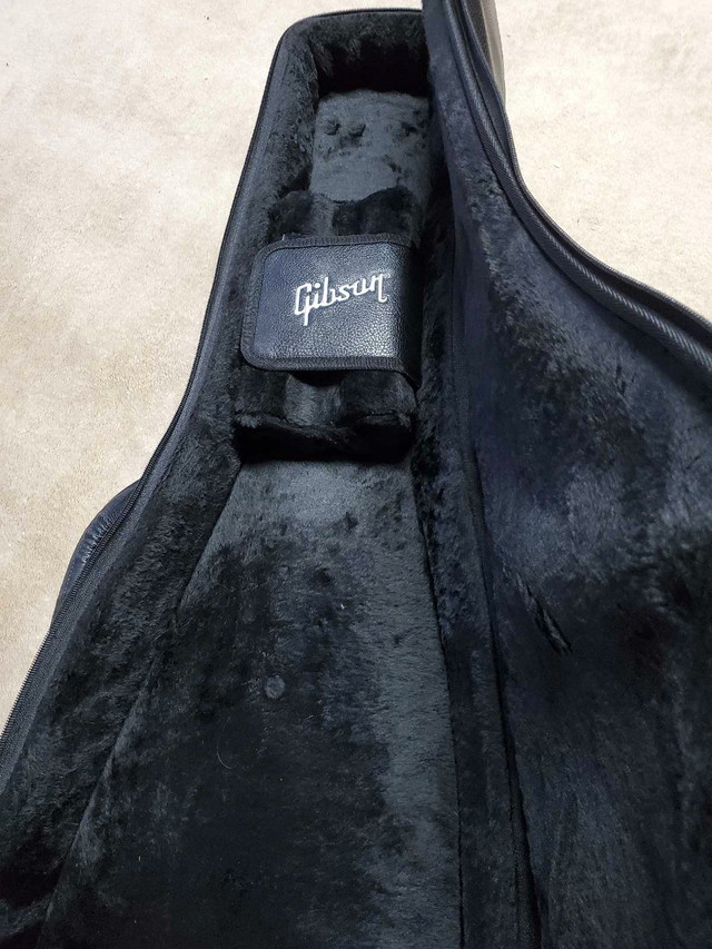 Gibson deluxe gig bag dans Guitares  à Ouest de l’Île - Image 2