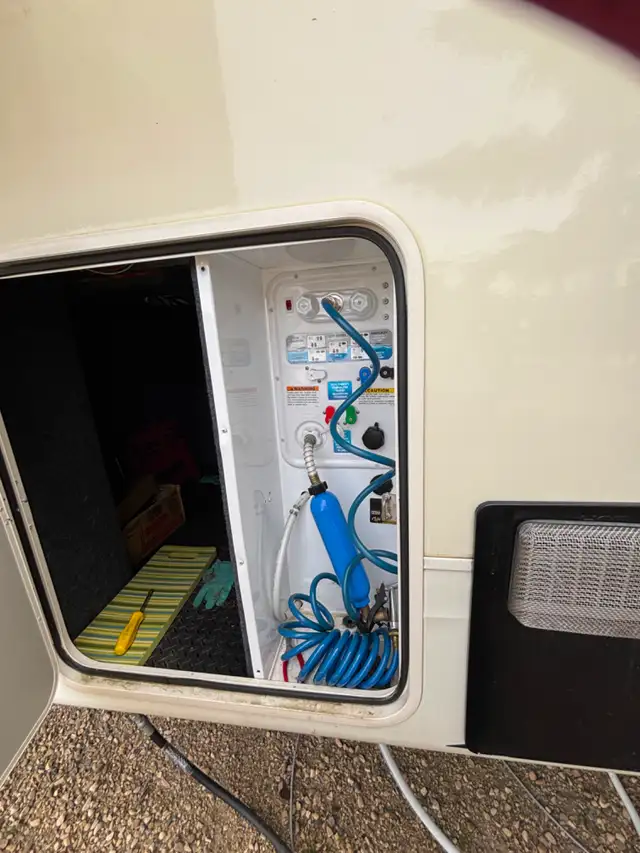 Rare front living room: 2019 Jayco North Point in Travel Trailers & Campers in Red Deer - Image 6