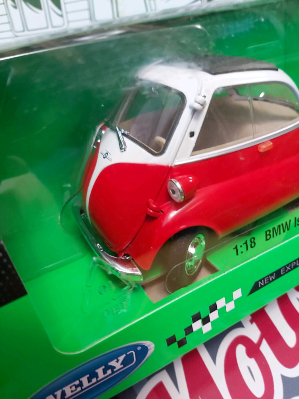 Diecast Cars &Trucks 1:18th Scale 
Isetta  in Toys & Games in Hamilton - Image 4