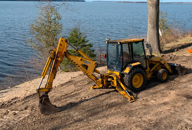 1992 Massey Ferguson Backhoe in Heavy Equipment in Belleville - Image 2