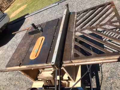 Rockwell Beaver Table Saw 9" Works well Perth Area, Pick-up Only Call: 613 264 2863 Text: 613 770 20...