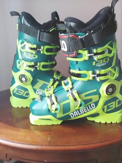 DALBELLO DS 130 HIGH PERFORMANCE SKI BOOTS SIZE 26(8) AS NEW, View more