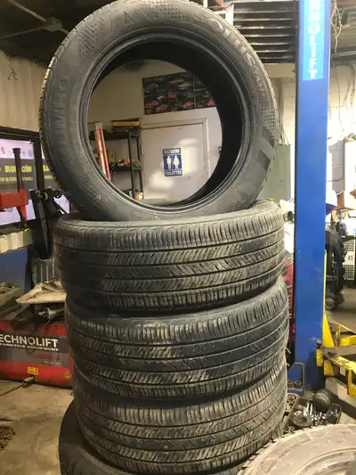 4 summer tires in good condition Kumho Install and balance 100$ For more info Call at 5146774776 Sam...