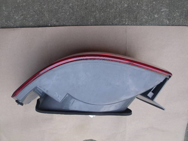 Hyundai Sonata 2006-2008 Rear LH (driver) Taillight in Auto Body Parts in Chatham-Kent - Image 4