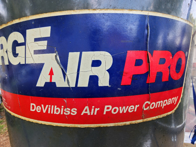 DeVilbiss Air Power Company Charge Air Pro 6hp 60 Gal Compressor in Other in Windsor Region - Image 2