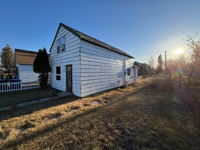 carpenter special 3bdrm 2 bath in Houses for Sale in Regina - Image 3