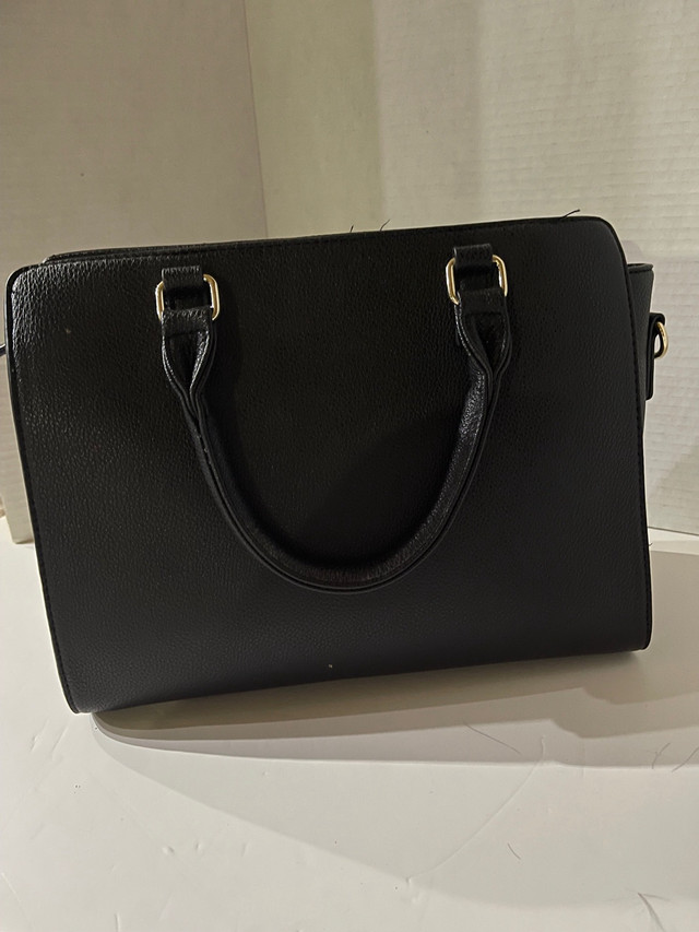  Guess purse with matching wallet, and charms   in Other in Oshawa / Durham Region - Image 4