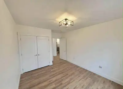 A large private room in a new 2 bedroom 2 bathroom apartment for rent (for immediate move-in) 5mins...