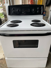 Kenmore 30” Electric Coil Top Stove/Oven