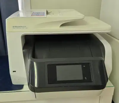 HP OfficeJet Pro 8720 printer. Double sided print does not work. Can be repaired at the store.