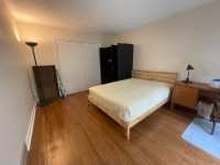 A spacious room for summer sublet(Famle only)