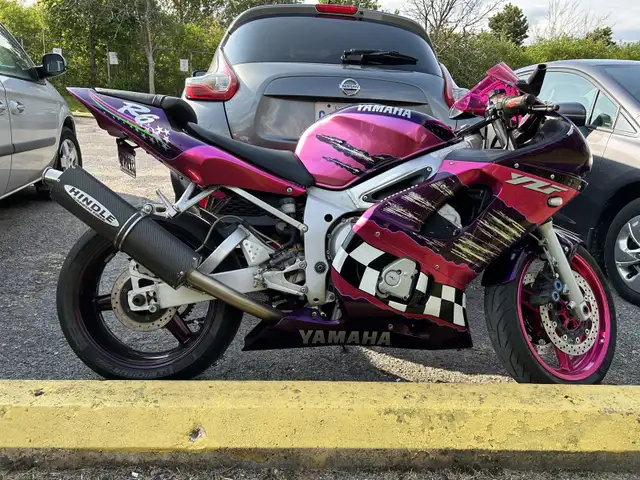 2000 Yamaha YZF R6 in Sport Bikes in Napanee - Image 7