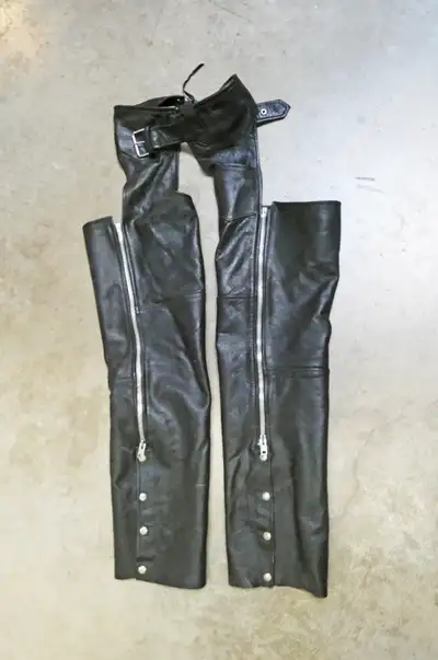i have sold my motorbikes and have some extras to sell: a pair of chaps, size S i am a 5'8" and 140l...