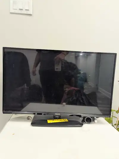 Selling asap fully working tv . Just upgraded to smart tv . 2 HDMI port available so connect IPTV ,...