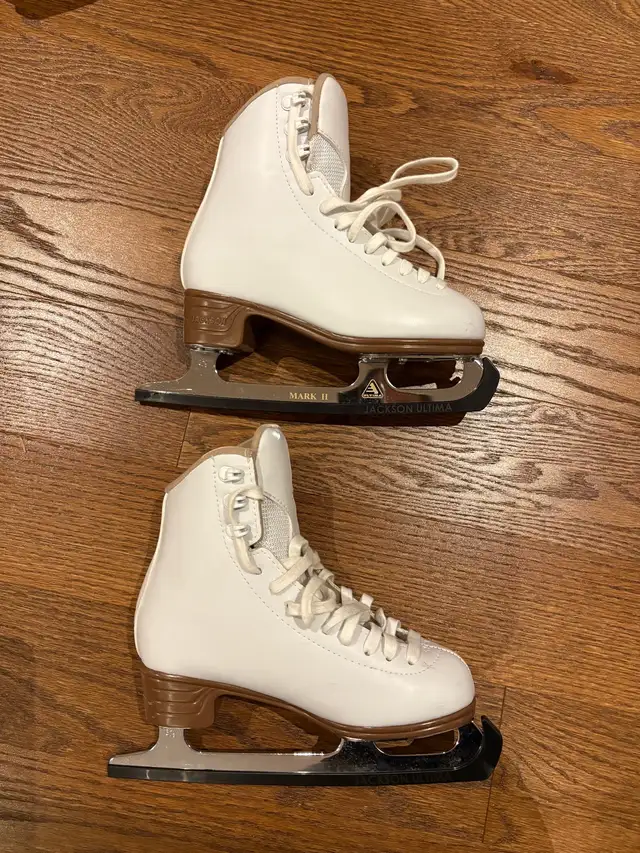 Jackson Mystique Skates - Size 3 in Skates & Blades in Barrie - Image 4