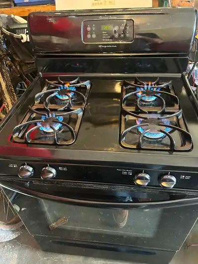 Propane gas stove (Reconditioned) PENDING SALE, View more