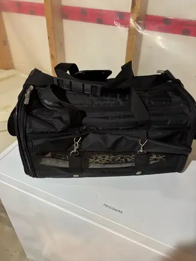 Sherpa pet travel bag, View more