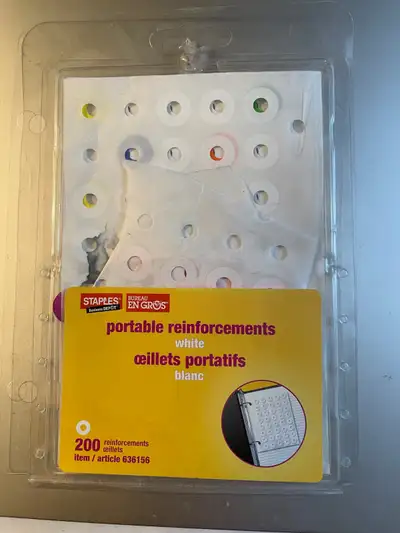 Oeillets portatifs à donner., View more