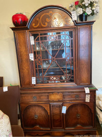 Vintage Hutch / China Cabinet / Display Cabinet
