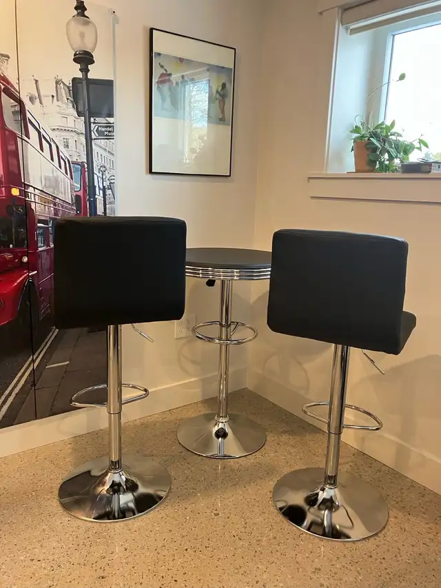 pub/cafe table and stools in Other Tables in Bedford - Image 3