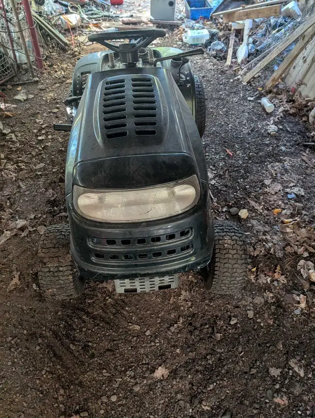 Yard works mower for parts or repair in Engine & Engine Parts in Bedford - Image 9