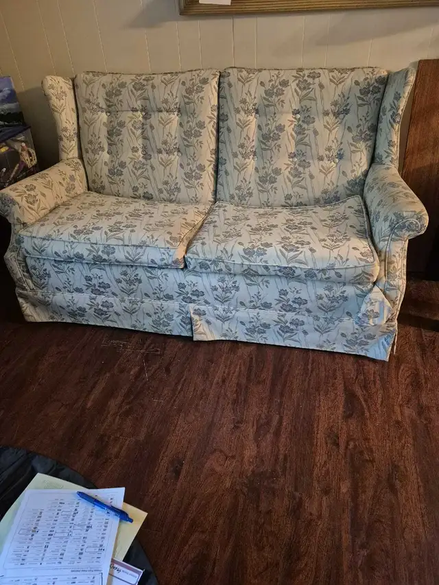 2 seater couch  in Couches & Futons in Kingston - Image 3