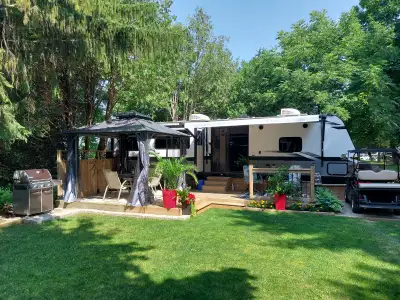 2022 Jayco RSBS34 in excellent condition located on a manicured lot in Bloom Resorts near Mitchell O...