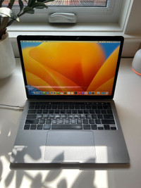 MacBook Pro 13-inch, 2020, Four Thunderbolt 3 ports