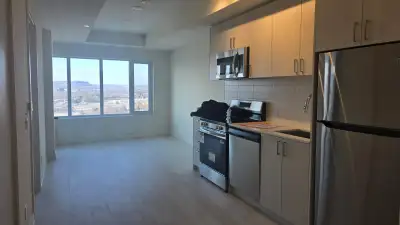 1 plus den with 1.5 bath condo unit for rent in Milton. 14 th floor unobstructed views. Brand new un...